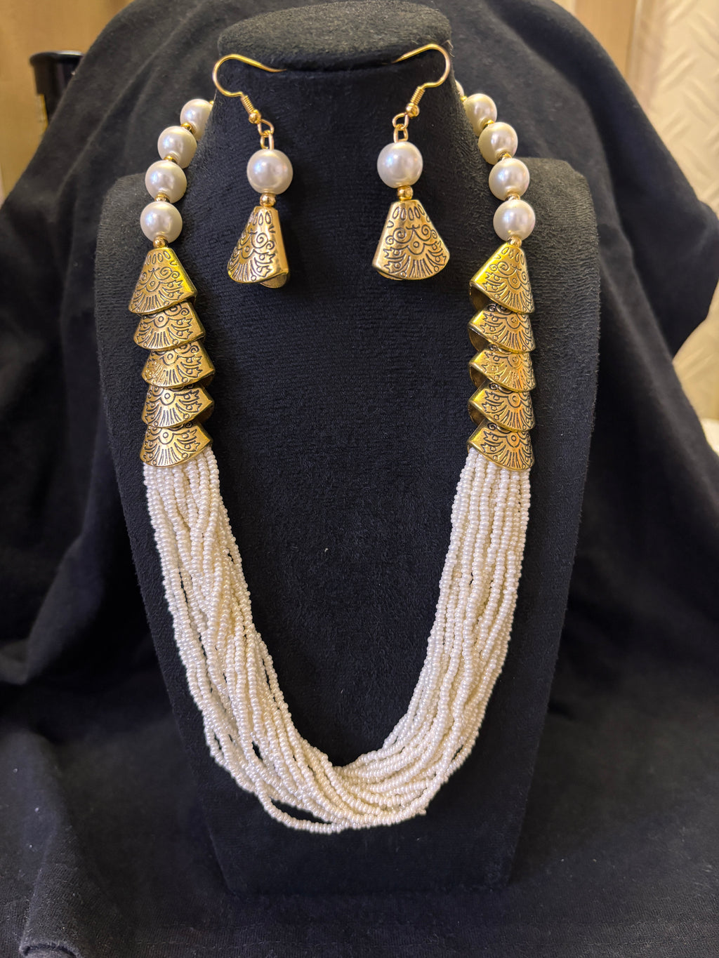 Layered Pearl Beaded Necklace Set